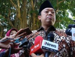 Yenny Wahid memberikan dukungan kepada Ganjar-Mahfud, sedangkan Nusron Wahid mengingatkan ramalan Gus Dur tentang Prabowo.