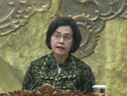 Sri Mulyani Tertawa Pelan saat Bahas Pembelian Pesawat Tempur Salah Satu Calon Presiden