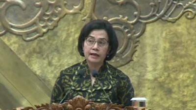 Sri Mulyani Tertawa Pelan saat Bahas Pembelian Pesawat Tempur Salah Satu Calon Presiden