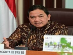 Anggota BPK Achsanul Qosasi Diperiksa oleh Kejagung terkait Korupsi BTS pada Jumat, 3 November