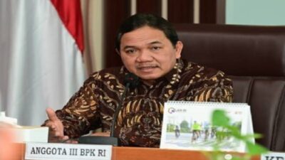 Anggota BPK Achsanul Qosasi Diperiksa oleh Kejagung terkait Korupsi BTS pada Jumat, 3 November