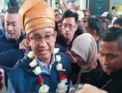 Anies Presiden Disambut Ribuan Pendukung dan Menggema di Bandara Kualanamu