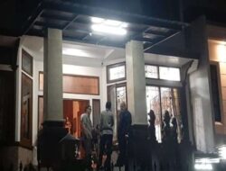 KPK Mengeledah Rumah Ketua Komisi IV DPR, Bawa Tiga Koper dan Satu Kardus