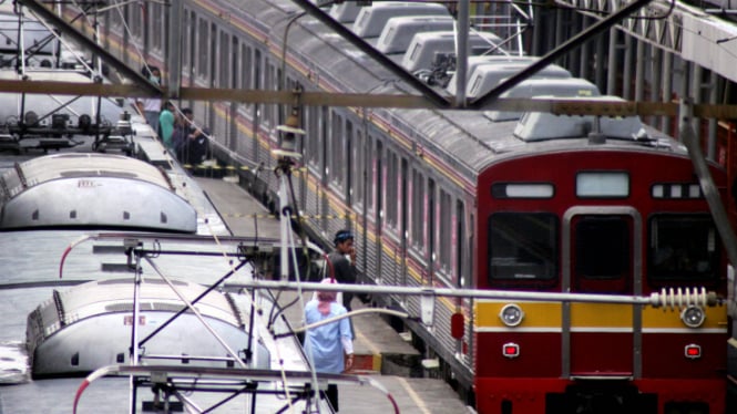 KRL Commuter Line Beroperasi Hingga Larut Malam Pada Malam Tahun Baru hingga Pukul 03.00 WIB