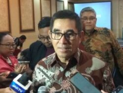 Mantan Ketua Mahkamah Konstitusi Meminta DPR untuk Menginvestigasi Kebenaran Isu Intervensi Jokowi dalam Kasus Setya Novanto