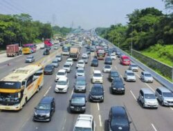 Sebanyak 69.930 Kendaraan Meninggalkan Jakarta Melalui Tol Cikampek Selama Puncak Libur Natal 2023