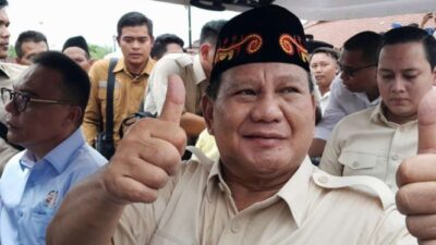 Ziarah Prabowo Subianto ke Makam Sultan Maulana di Banten, Didampingi Keluarga Ratu Atut