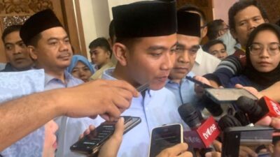 Silaturahmi ke Pondok Pesantren Al Baghdadi di Karawang, Gibran Meminta Restu Doa