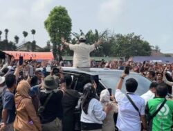 Prabowo Kunjungi Posko Erupsi Gunung Marapi dalam Kapasitas Menteri Pertahanan