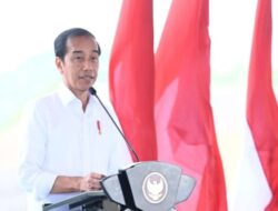 Jokowi Kaget Saat Temukan Ada yang Belajar Robotic saat Resmikan Kampus UNU Yogyakarta