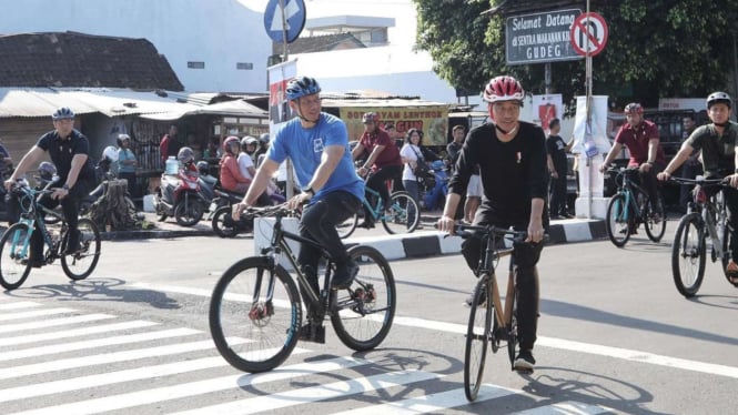 Kunjungan Presiden Jokowi ke Yogyakarta, Bersepeda Bersama AHY dan Bertemu Sultan HB X