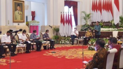 Pembahasan RAPBN 2025 oleh Jokowi untuk Presiden Terpilih dalam Rapat Kabinet