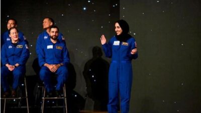 Muslimah UAE Pertama yang Menjadi Astronaut, Mengenakan Hijab Khusus Selama Misi Luar Angkasa