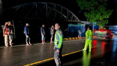 Jalan Padang-Bukittinggi Kembali Bisa Dilalui Setelah Lumpuh 4 Jam Akibat Banjir Lahar Dingin