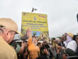 Acil Odah Memimpin Gerakan “Perempuan Menanam Ribuan Pohon” di Kalsel dalam Peringatan Hari Kartini