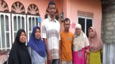 Mengenal Sagil, Siswa SD Berkebangsaan Kerinci Jambi yang Memiliki Tinggi 2 Meter