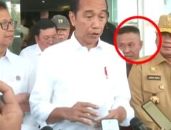 Paspampres Mengamankan Warga yang Melanggar ke Arah Jokowi