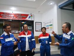 Patra Niaga CEO Inspects Tuban Fuel Terminal After Pipeline Leak