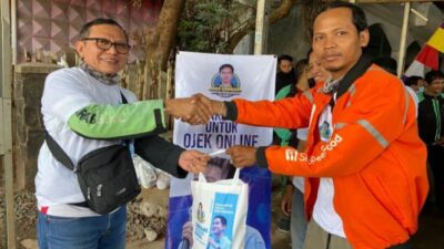 Relawan Rutin Kawal Program Gibran dengan Tebar Makanan Gizi Gratis ke Driver Ojol di Jakarta