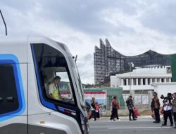 Inilah Penampakan Trem Otonom Mengantarkan Tamu ke HUT RI di Istana Negara IKN