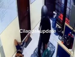 Maling Viral Mencuri HP dan Laptop Sambil Membawa Celurit di Pasar Minggu Jaksel