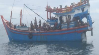 Kapal Yang Ditumpangi Imigran Rohingya Terombang-ambing di Perairan Aceh Diyakini Milik Warga Setempat