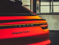 SUV Terbaru Porsche: Tidak Akan Menggunkan Tenaga Listrik